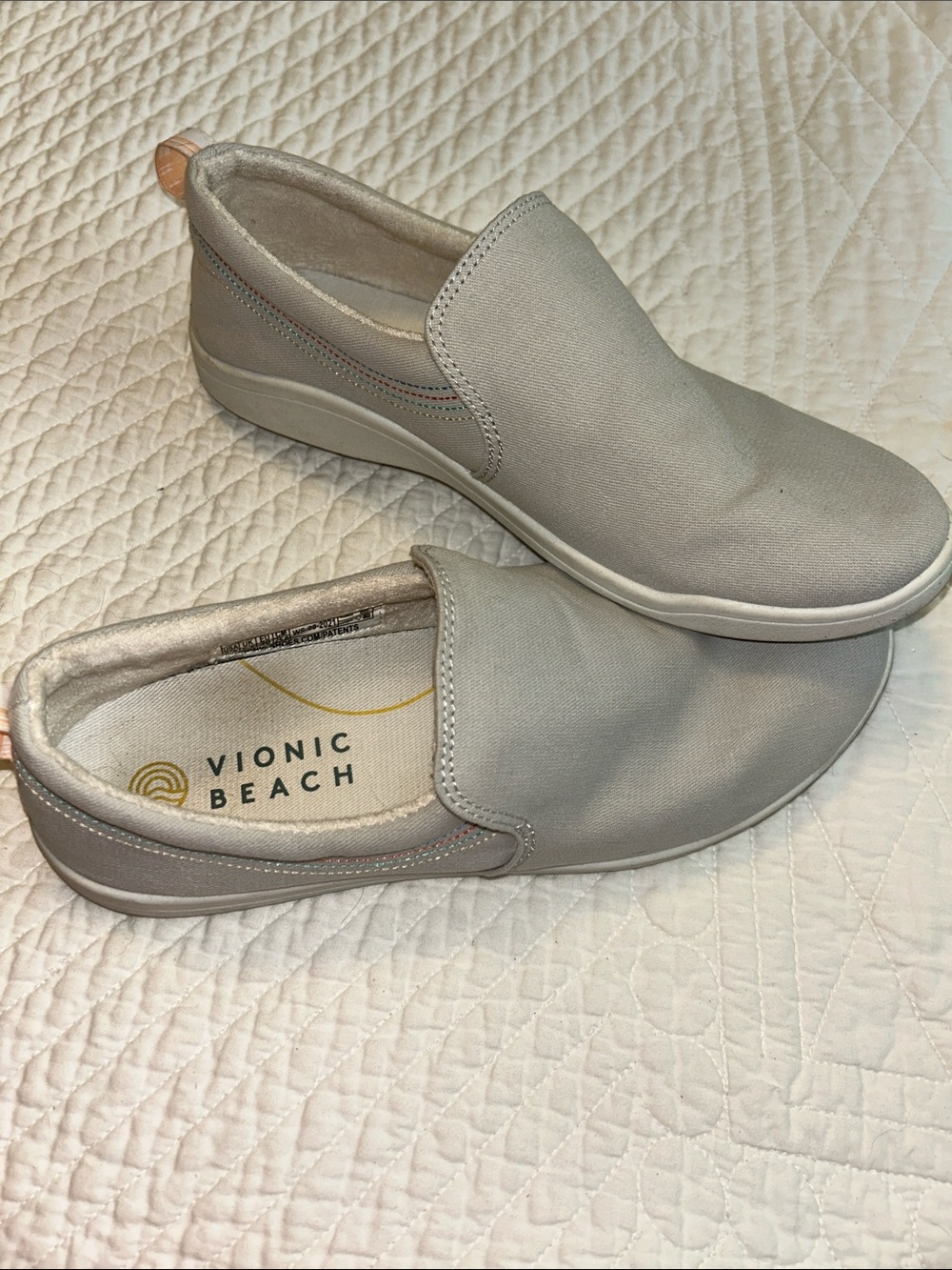 ✳️Vionic Beach Slip-On Sneakers in Light Gray✳️